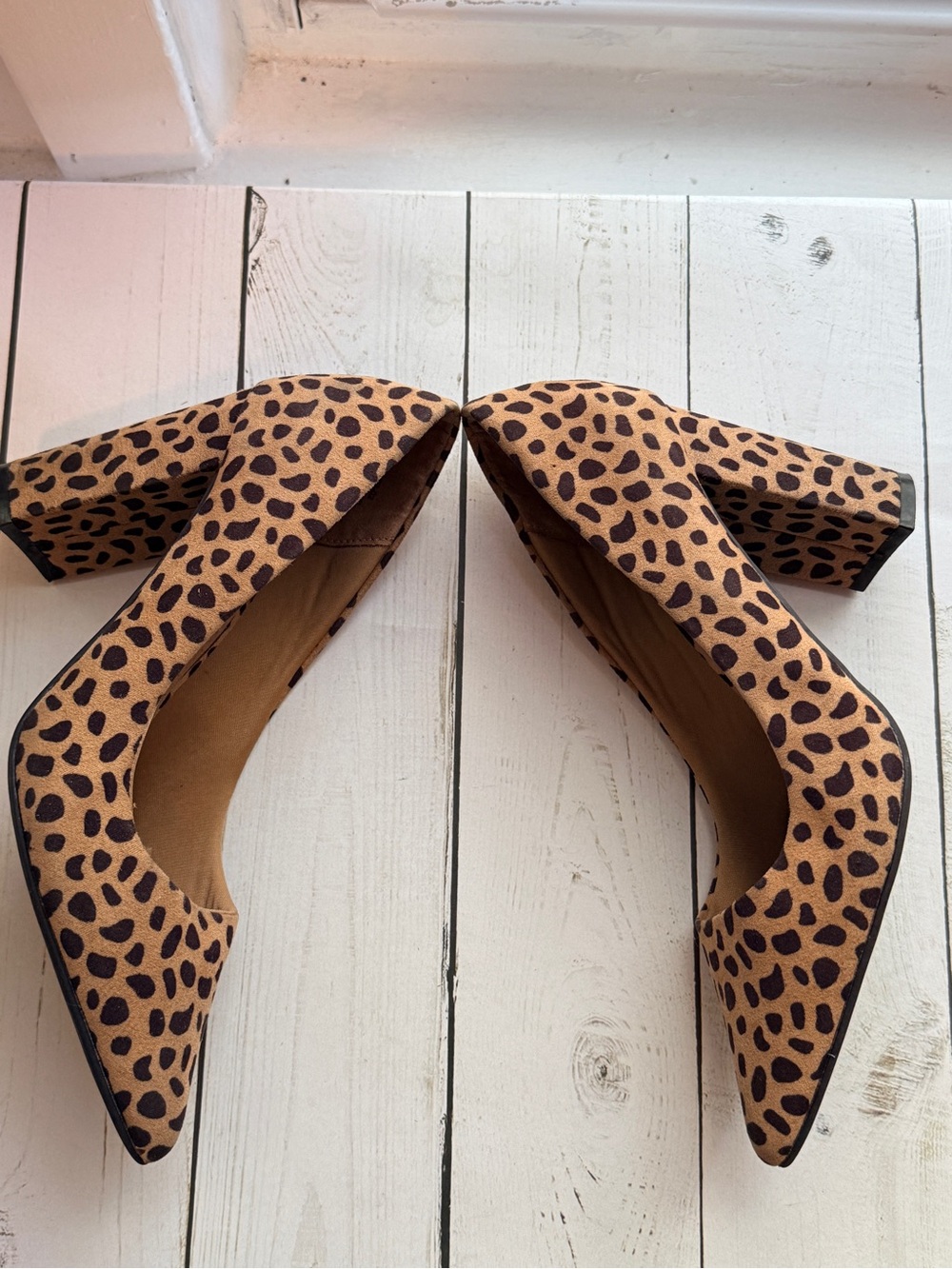 Rouge Helium | Leopard Print Pointed Toe Pumps, Brown/Black - Picture 4 of 9